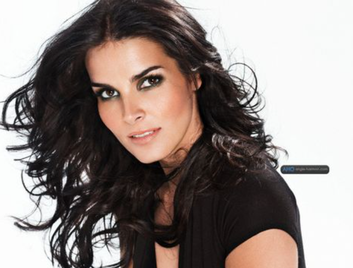 angie harmon height